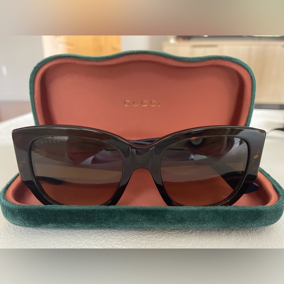 GUCCI sunglasses. Tortoise frames with blue, white and red side stripes. Gold GC - Picture 2 of 5